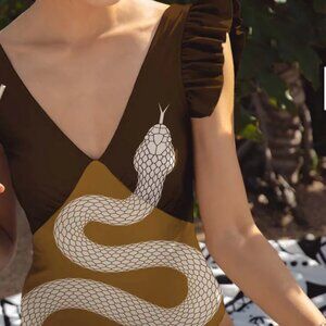 AVERIE Corina Plunge One Piece Ruffle Snake Design Swimsuit size small